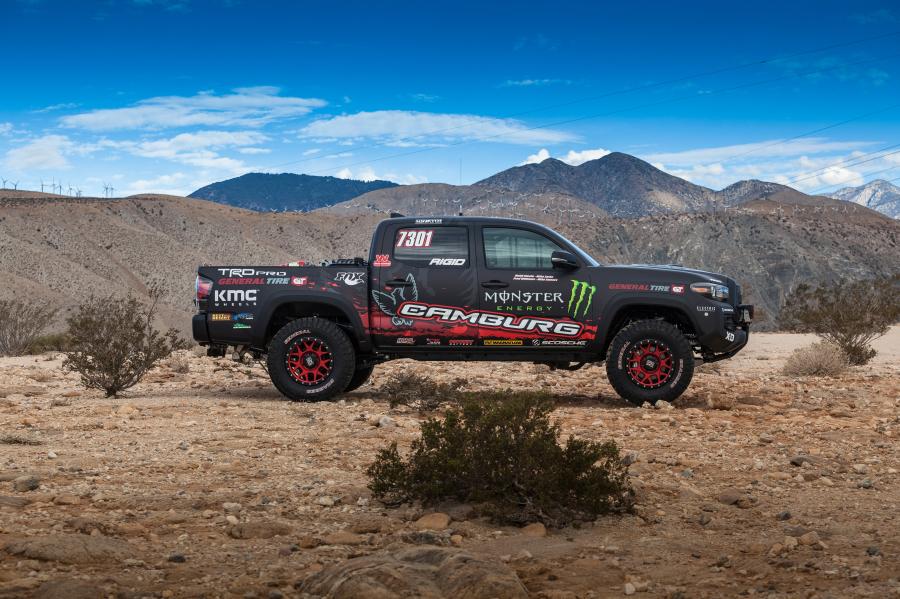  Toyota Tacoma TRD Pro Race Truck 2016 года  (фото 2 из 8)